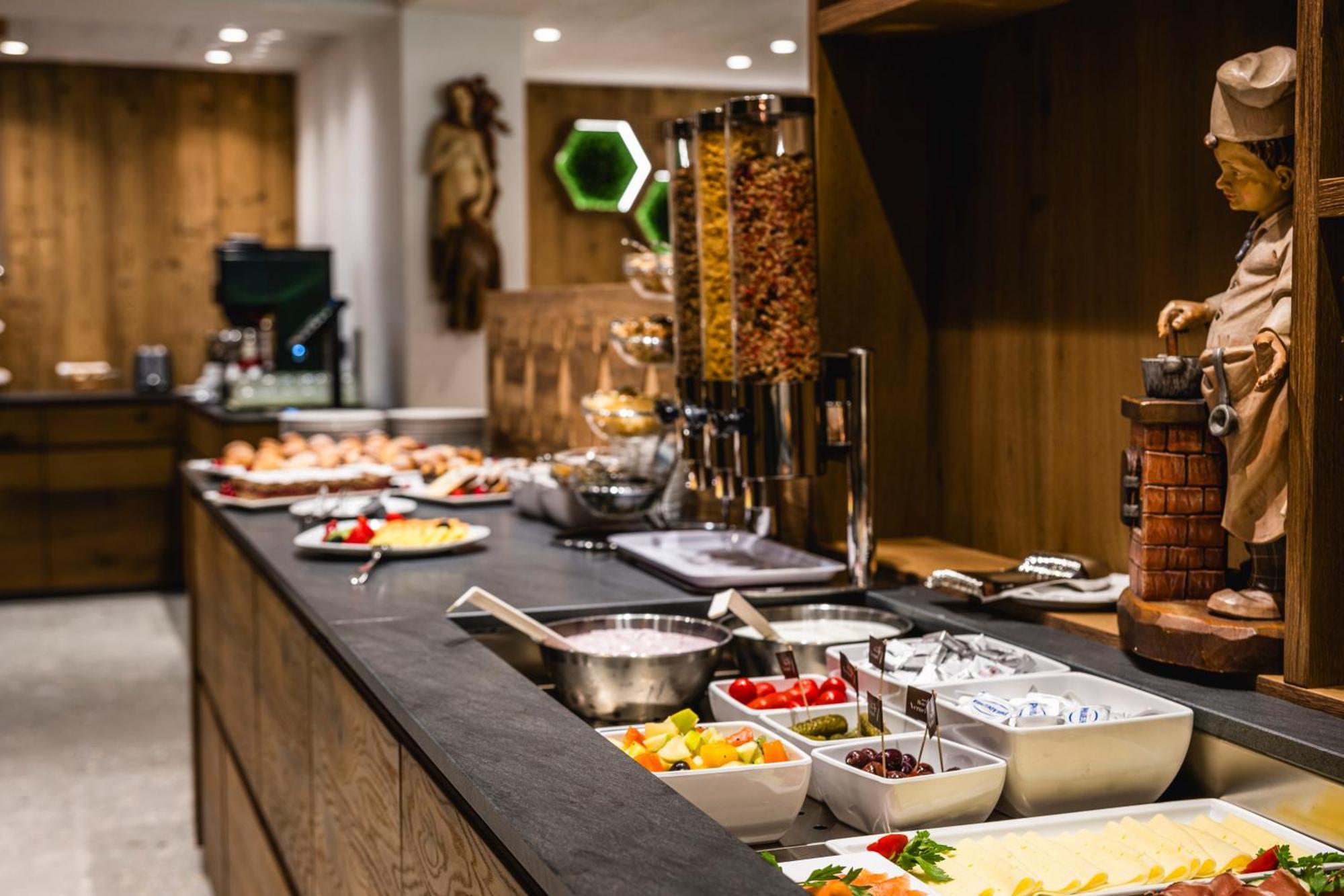 Hotel Vernel Santa Cristina Val Gardena Ngoại thất bức ảnh