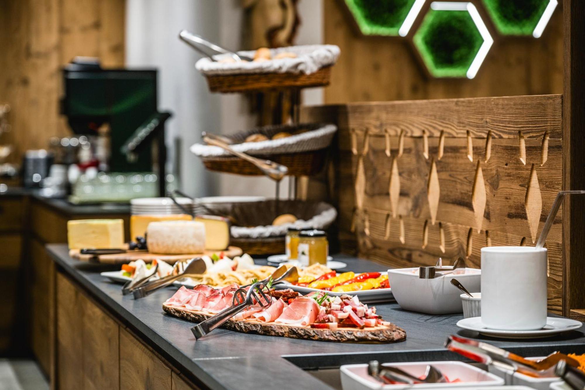 Hotel Vernel Santa Cristina Val Gardena Ngoại thất bức ảnh