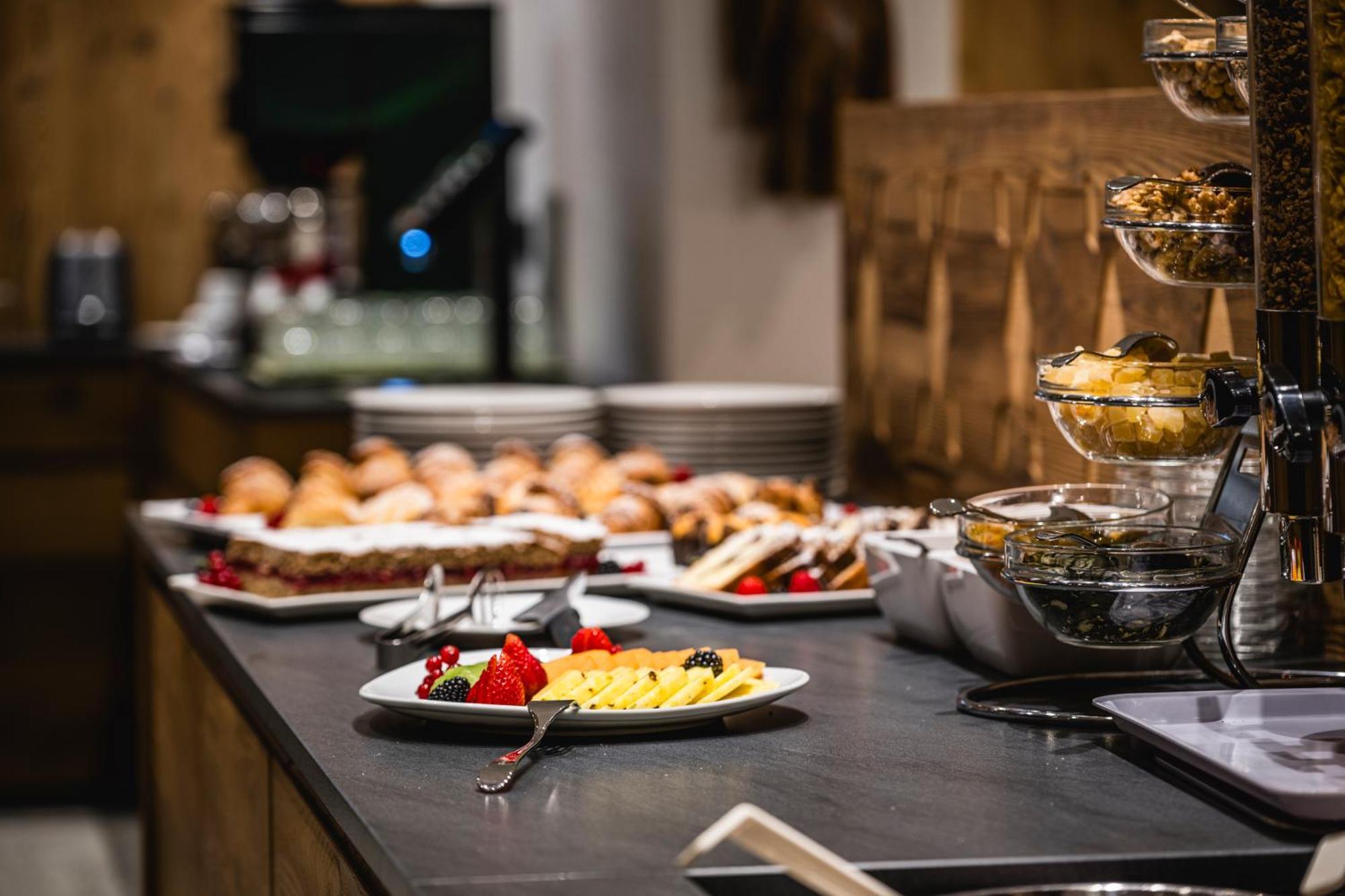 Hotel Vernel Santa Cristina Val Gardena Ngoại thất bức ảnh